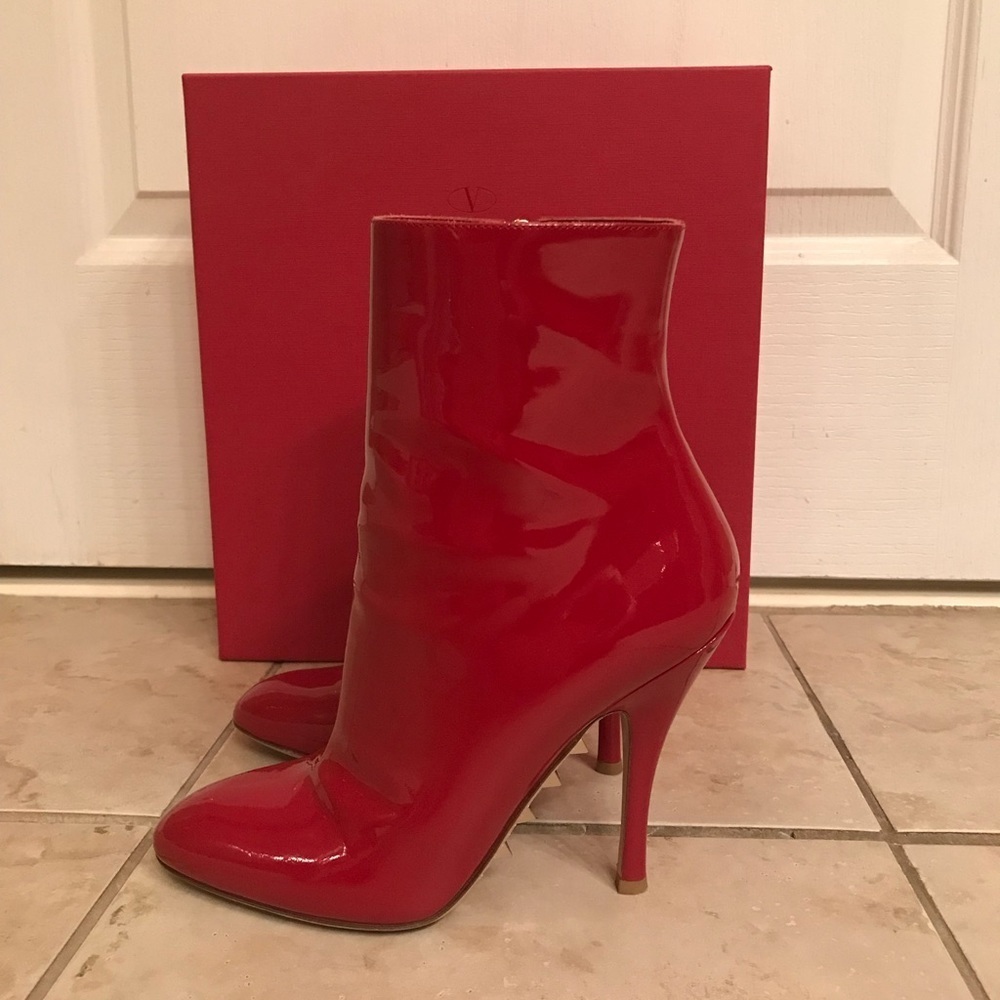 Valentino Garavani  Booties